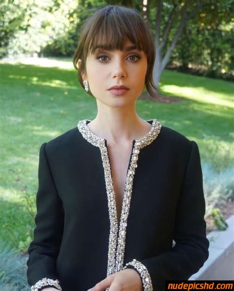 Lily Collins Nude Leaked Porn Photo 1028234