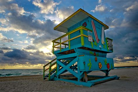Miami Beach Lifeguard Stands Toundra Voyages
