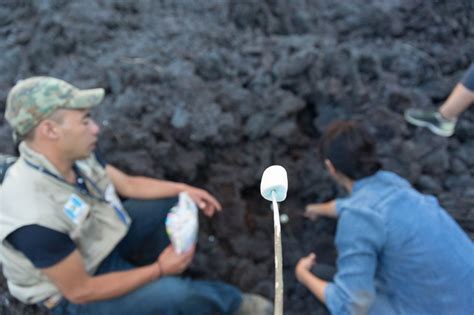 Dont Roast Marshmallows Over The Kilauea Volcano Government Officials