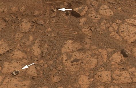 Ученые объяснили происхождение загадочного объекта на Марсе Naked Science