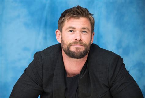Jun 04, 2021 · nat geo's sharkfest 2021: Chris Hemsworth's Stunt Double Is Struggling To Keep Up ...