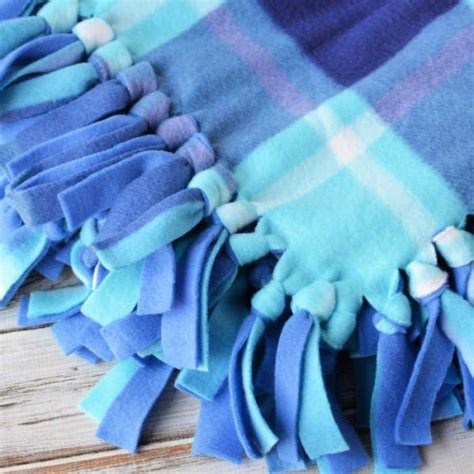 How To Make A Fleece Tie Blanket Sewing Fleece Fleece Tie Blankets