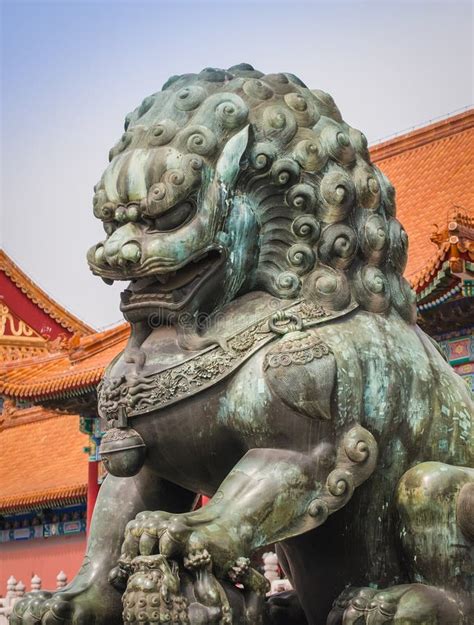 Lion Sculpture In Forbidden City Stock Image Image Of Lion Roof
