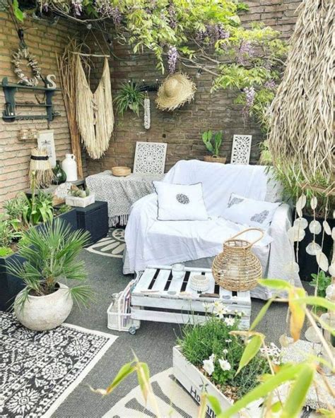10 Fascinating Bohemian Garden Decoration Ideas For Cheerful Homes