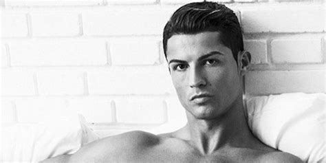 Cristiano Ronaldo Lancia La Sua Linea Di Intimo In Italia Roba Da Donne