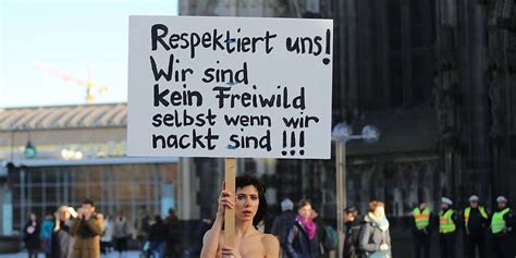 Est100 一些攝影 Some Photos Milo Moire Swiss Artist Holding Up A Poster To Protest Sexual