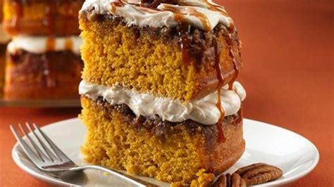 These 6 duncan hines recipes are so delicious… … 3 million women bake them every month! Pumpkin Honey Bun Cake recipe from Betty Crocker