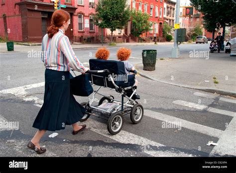 The Hasidim Neighborhood In Brooklyn New York City Stock Photo Alamy