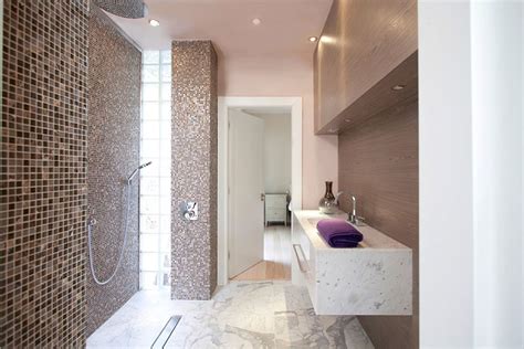 Caratteristiche speciali vale la pena notare che le qualità positive di un mosaico convenzionale sono quasi le stesse di quelle di un mosaico autoadesivo.tuttavia, ci sono alcune importanti differenze tra queste finiture. Piastrelle a Mosaico per il Bagno: Eccone 20 Bellissimi ...