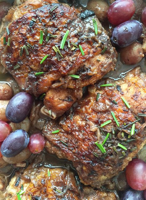 Red Wine Braised Chicken With Grapes And Caramelized Onion