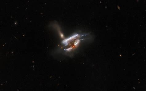 Nasa Hubble Space Telescope Captures Stunning Photo Of 3 Galaxies