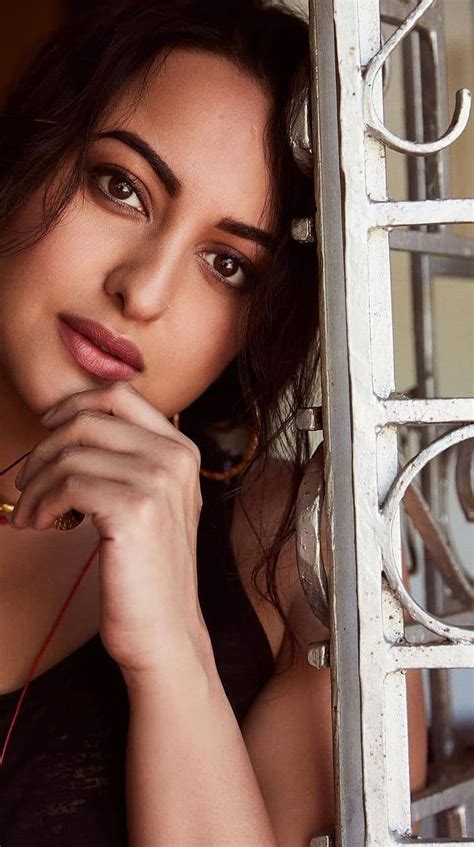 Sonakshi Sinha Bollywood Actress Model Hd Phone Wallpaper Peakpx