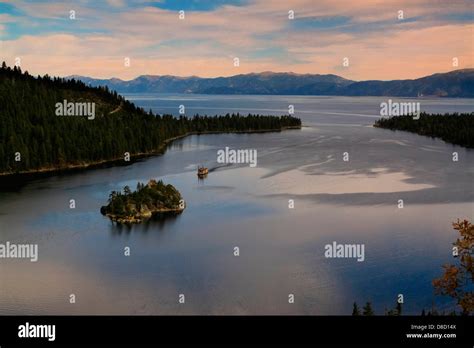 Emerald Bay Boat Hi Res Stock Photography And Images Alamy