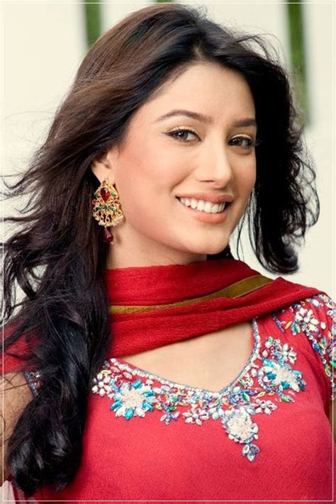 Top 10 Pakistani Actresses And Female Models 2016