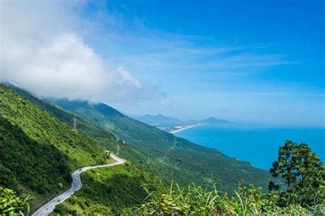 Hai Van Pass A Beautiful Coastal Road Must Visit In Vietnam