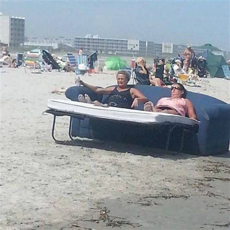 Funny Beach Photos And Pictures That Will Have You In Tears Funny