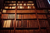 File:Pile of books.jpg - Wikimedia Commons