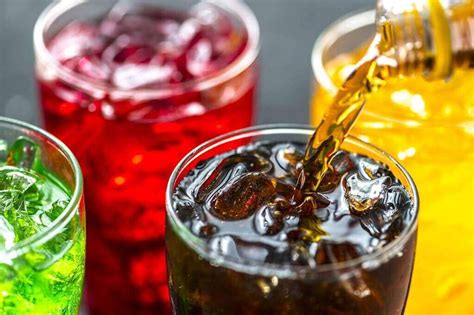 16 Bahaya Minuman Bersoda bagi Kesehatan Tubuh
