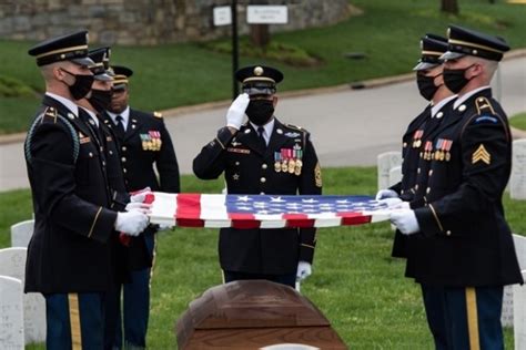 the old guard continues to honor fallen during pandemic article the united states army