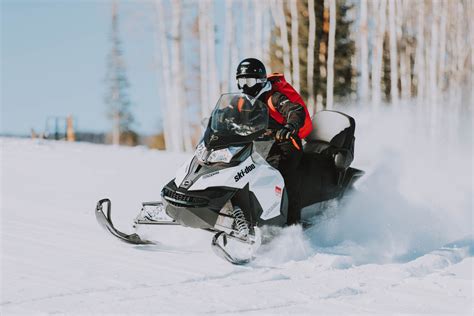 An Insiders Guide To Luxury Snowmobile Tours In Iceland Black Tomato