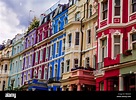 Coloridas casas típicas del barrio de Notting Hill, cerca de Portobello ...