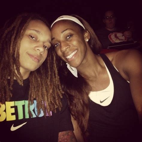 Wnbas Brittney Griner Proposes To Girlfriend Glory Johnson Photos