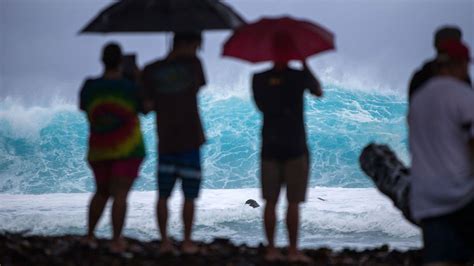 As Tropical Storm Iselle Crosses Big Island Of Hawaii Its Impacts Spread
