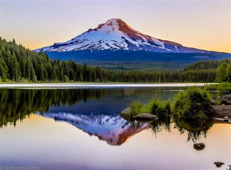 Trillium Lake With Mt Hood Reflection Trillium Lake Beautiful Lakes