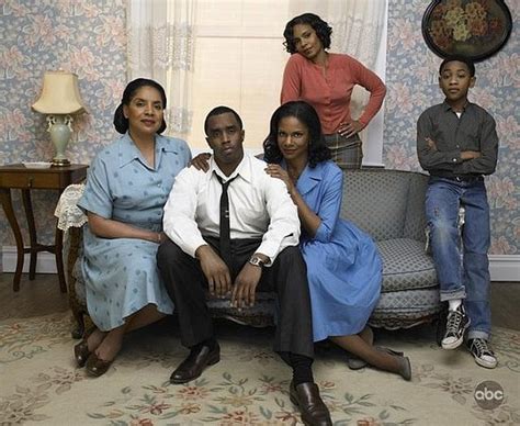 A raisin in the sun is a penetrating drama which relates the plight of a poor black family living in a tiny chicago tenement and their struggle. A RAISIN IN THE SUN…ANALYSIS OF MINOR CHARACTERS (1 ...