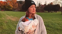 Gigi Hadid looks flawless in stunning NEW PICTURE with baby daughter ...