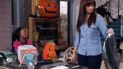 Jessie S02e01 The Whining Halloween Video Dailymotion