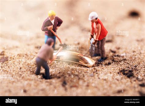 Digging for gold hi-res stock photography and images - Alamy