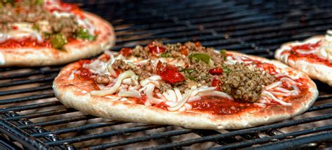 How long does it take a pizza to bake? How to cook a pizza on the grill - 543 Magazine