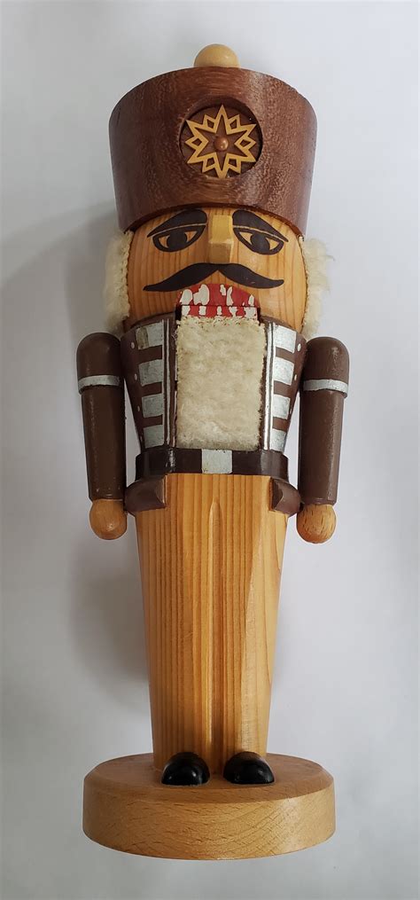 Im Inquiring About An 11 Tall Nutcracker Made In East Germany