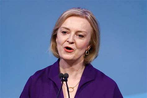 Liz Truss Named As Britains Next Prime Minister Sootinclaimoncom