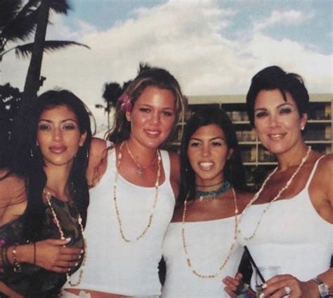 kim kardashian aparece irreconhecível em foto dos anos 90 com as irmãs khloé e kourtney monet