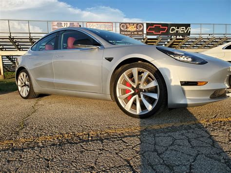 Stock 2019 Tesla Model 3 Performance With Pup 18 Mile Drag Racing