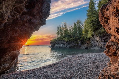 Michigan Nut Photography Lake Superior Black Rocks Cave Presque