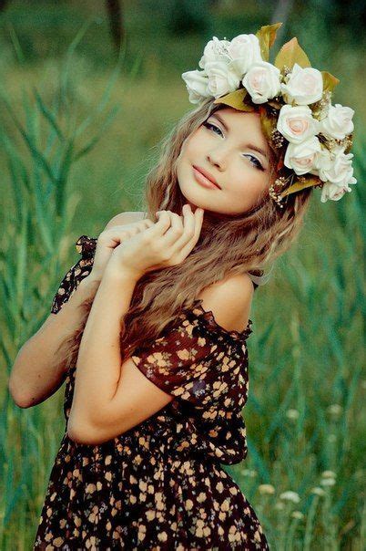 Alina Solopova Flores En El Pelo Modelos Fotografia