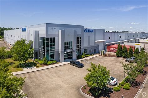 Gildan Expanding To Lease Entire Almost 900000 Square Foot North