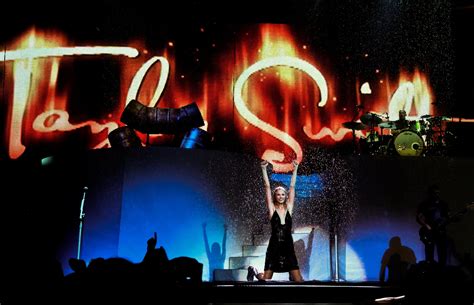 Fearless Tour 2009 Promotional Photos Taylor Swift Photo 22397343