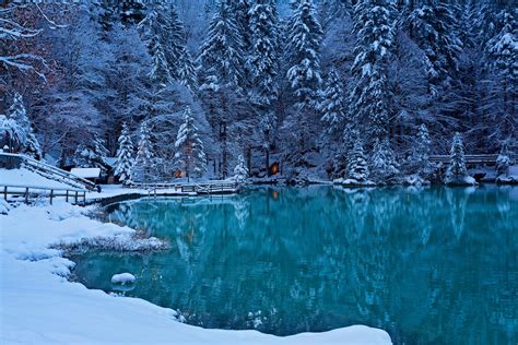 Lakeside Houses In Winter 4k Ultra Hd Wallpaper Background Image