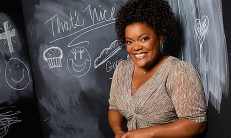 Communitys Yvette Nicole Brown Shows Twitter Troll The Meaning Of Love