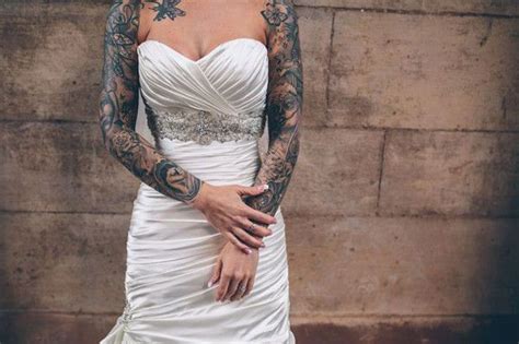 20 Tattooed Brides With Modern Style Mywedding Brides With Tattoos Tatooed Brides Bride