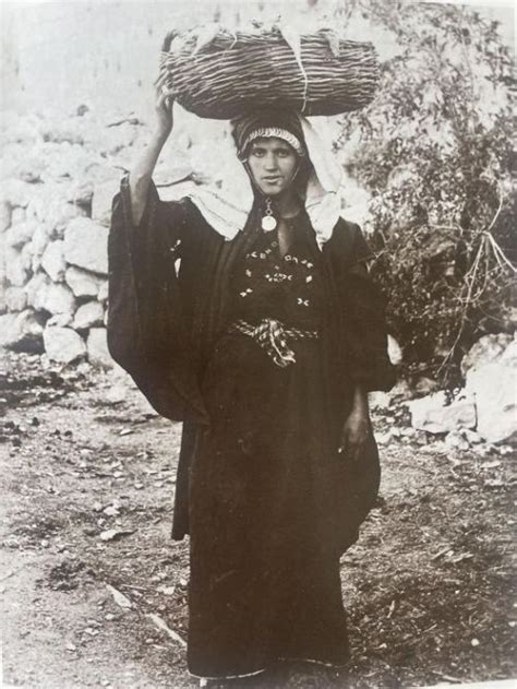 Palestinian Woman Carrying Vegetables To Porn Photo Pics Sexiz Pix