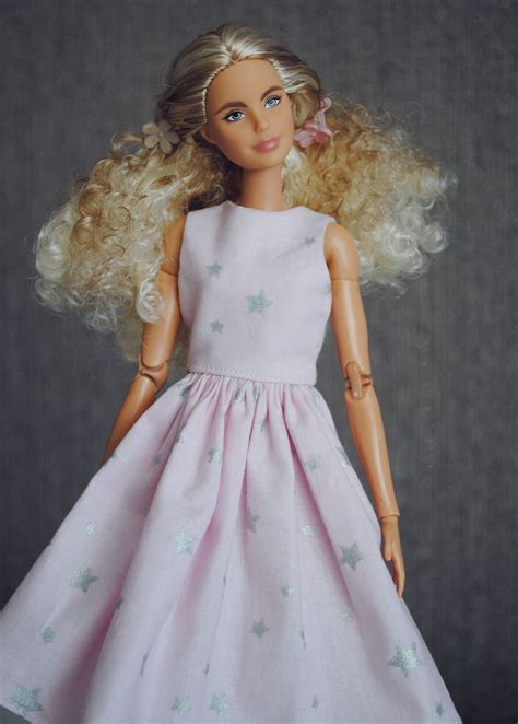 Muñecas Barbie Vestido Rosa Moda Moda Y Estilo