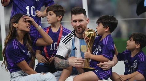 Cantando Con Sus Hijos Así Se Vio A Messi Durante El Concierto De