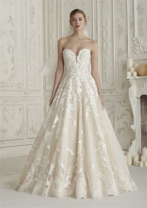 Stunning Wedding Gown With Sweetheart Neckline Modes Bridal Nz