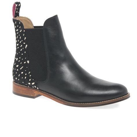 Keep it cool and casual this season with our edit of the best chelsea boots for women who want style that's everyday chic. Joules Westbourne Womens Chelsea Boots | Charles Clinkard