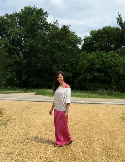 9 different looks and style tips on how to wear a maxi dress momma in flip flops